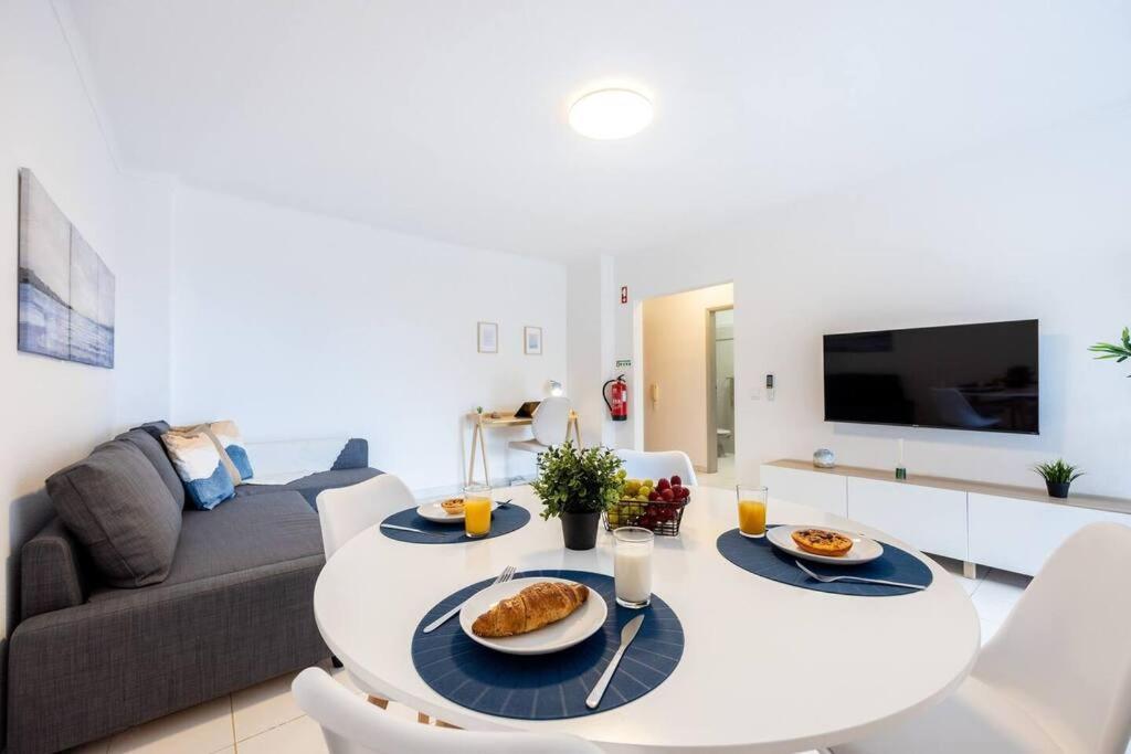 Seaside Serenity Apartment Портиман Екстериор снимка