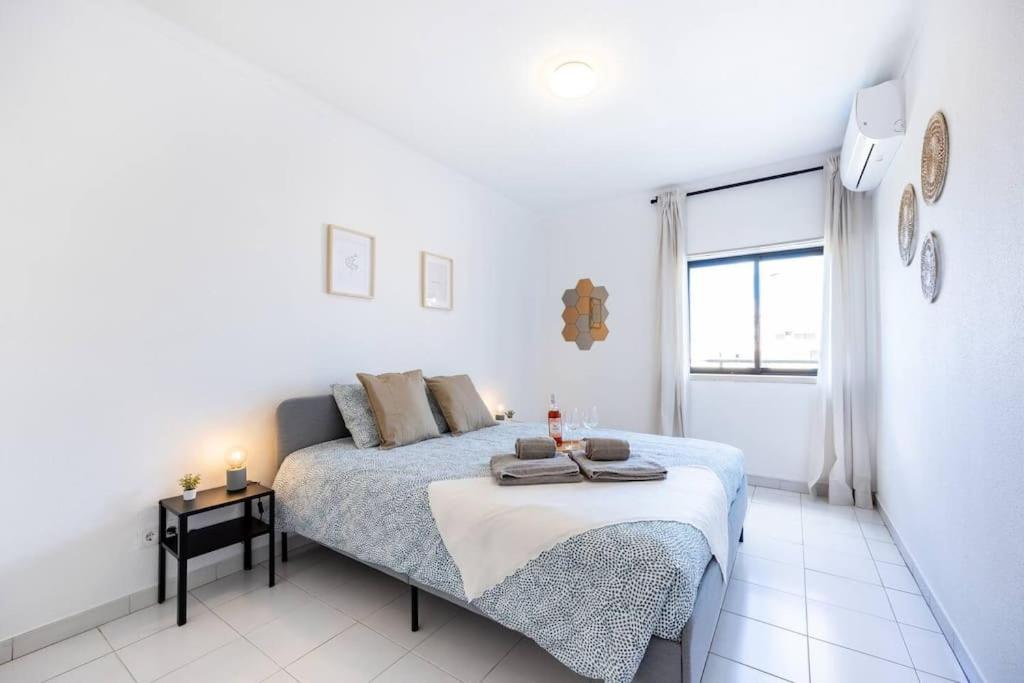 Seaside Serenity Apartment Портиман Екстериор снимка