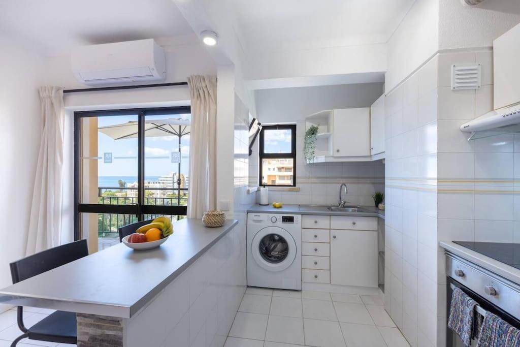 Seaside Serenity Apartment Портиман Екстериор снимка