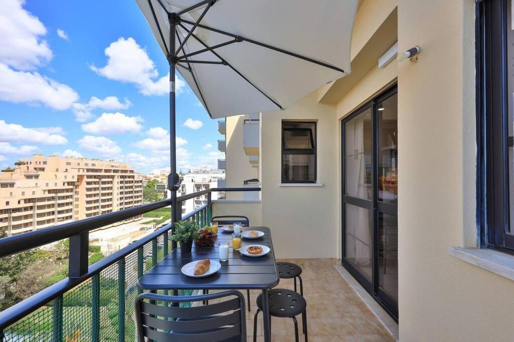 Seaside Serenity Apartment Портиман Екстериор снимка
